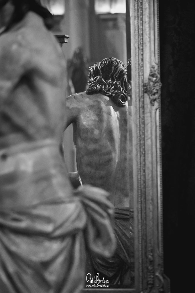 Nuestro Padre Jesús de la Paciencia durante el besapiés celebrado en la iglesia de San Matías de Granada en 2026.