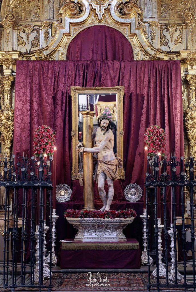 Señor de la Paciencia durante el besapiés celebrado en Granada en 2026