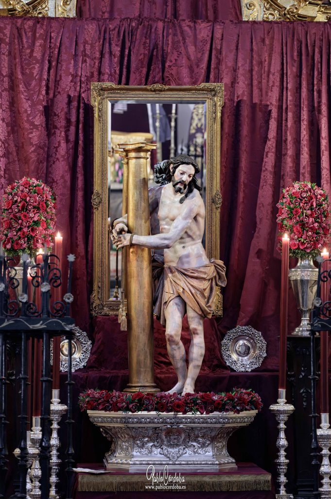 Señor de la Paciencia durante el besapiés celebrado en Granada en 2026